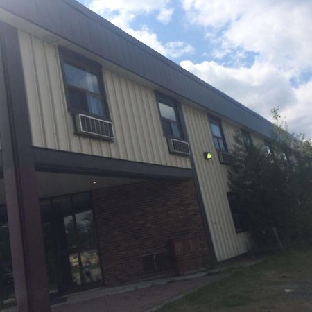 Pickle Lake Hotel Exterior photo