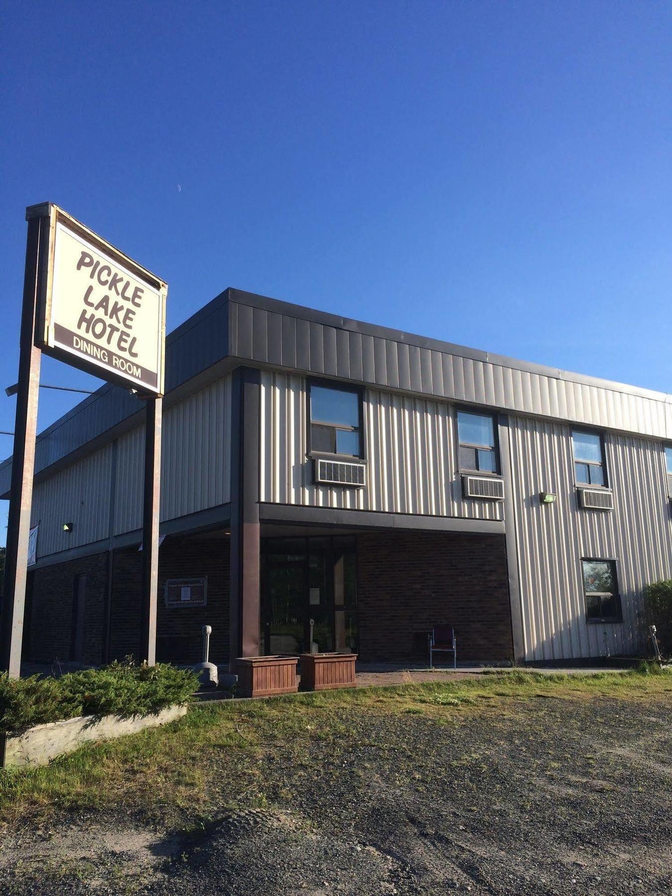 Pickle Lake Hotel Exterior photo